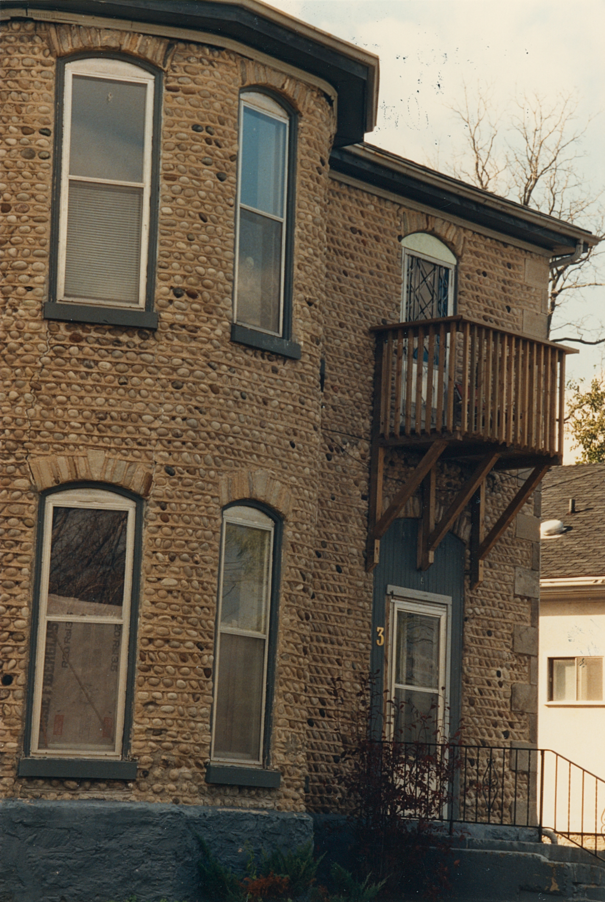 Bra-12 3 Arnold St 5